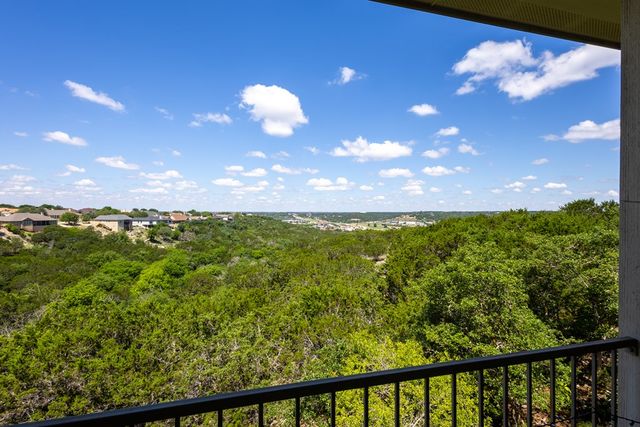 2024 Crown View Dr, Kerrville, TX 78028