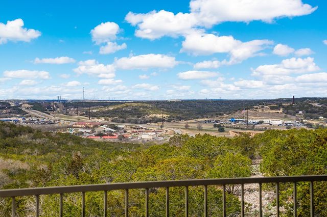 2024 Crown View Dr, Kerrville, TX 78028