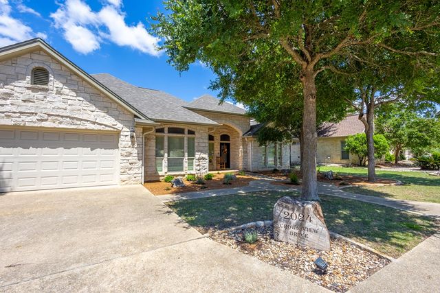 2024 Crown View Dr, Kerrville, TX 78028