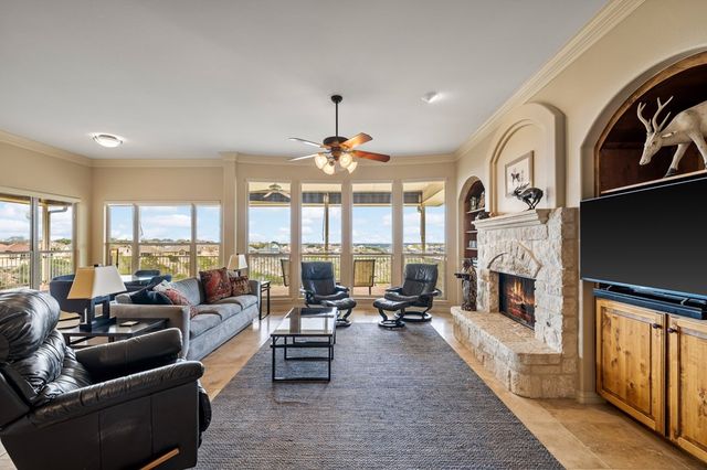 2024 Crown View Dr, Kerrville, TX 78028