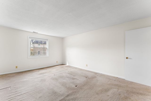 508 Oak St 7, Brockton, MA 02301