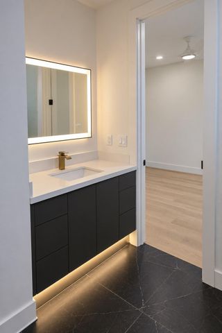 1105 York Street B, Houston, TX 77003
