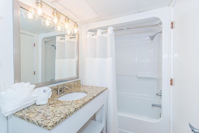 2000 N Ocean Blvd. PH12, Myrtle Beach, SC 29577