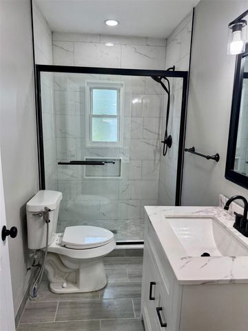5169 Glenis Street, Dearborn Heights, MI 48125