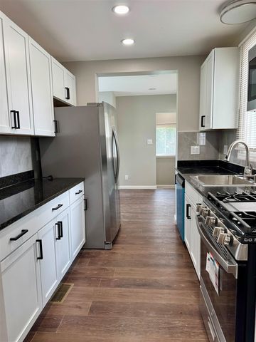 5169 Glenis Street, Dearborn Heights, MI 48125