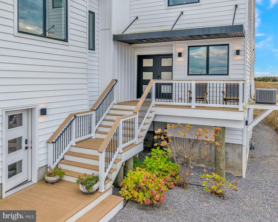 637 CEDAR RUN DOCK RD, West Creek, NJ 08092