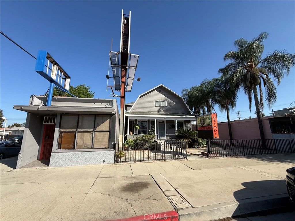 685 W Mission, Pomona, CA 91766 — photo 2