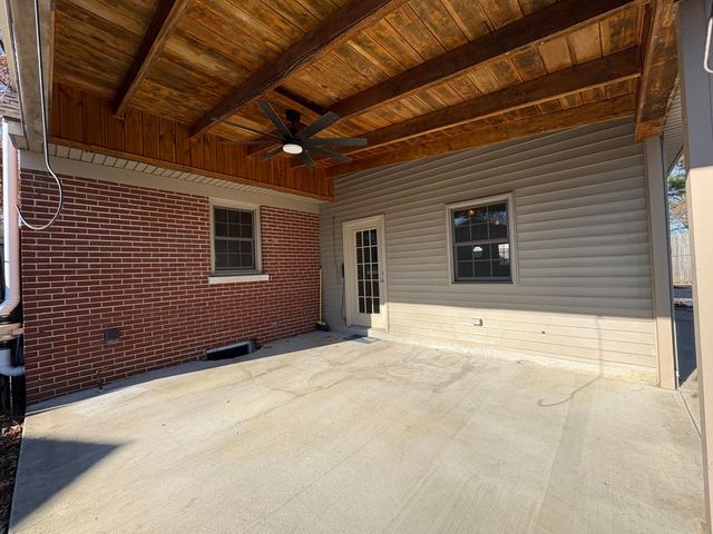 3030 Lynnwood Drive, Paris, KY 40361