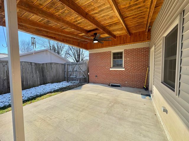 3030 Lynnwood Drive, Paris, KY 40361