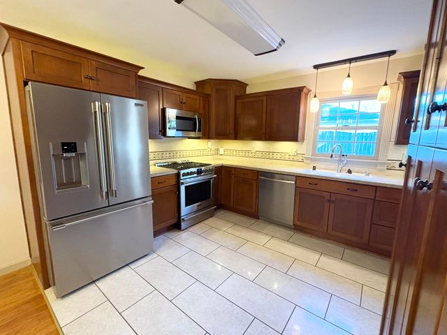 3030 Lynnwood Drive, Paris, KY 40361