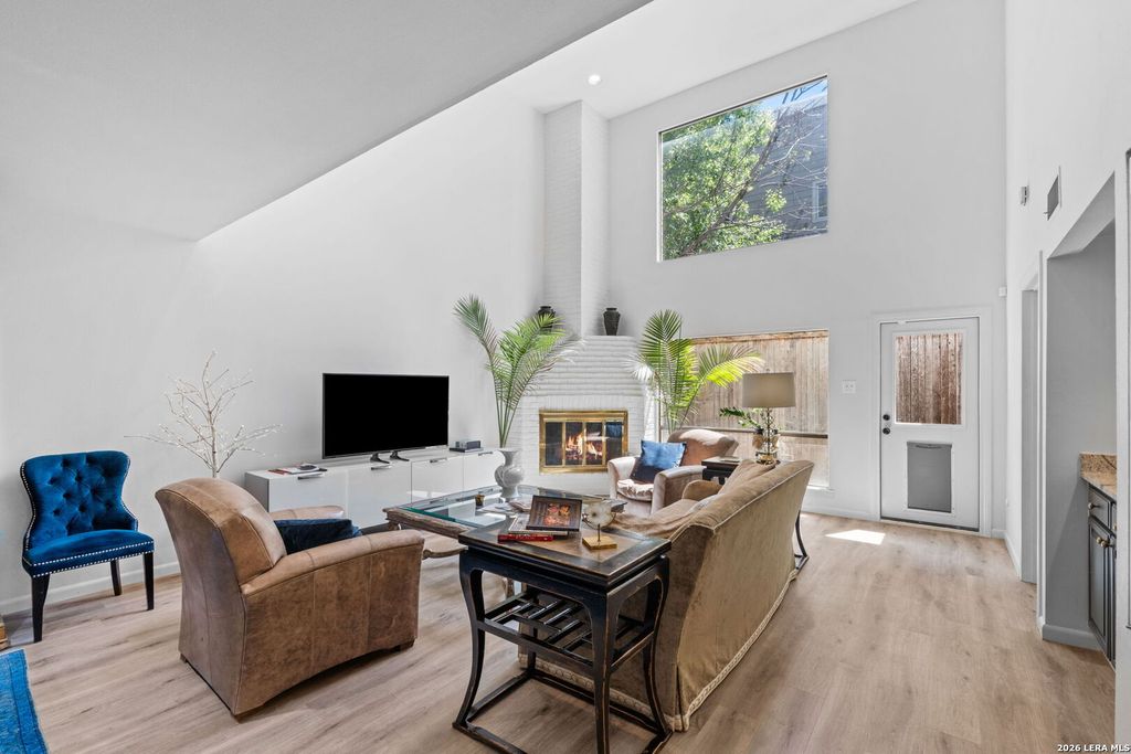 8123 N New Braunfels Ave Apt D, San Antonio, TX 78209