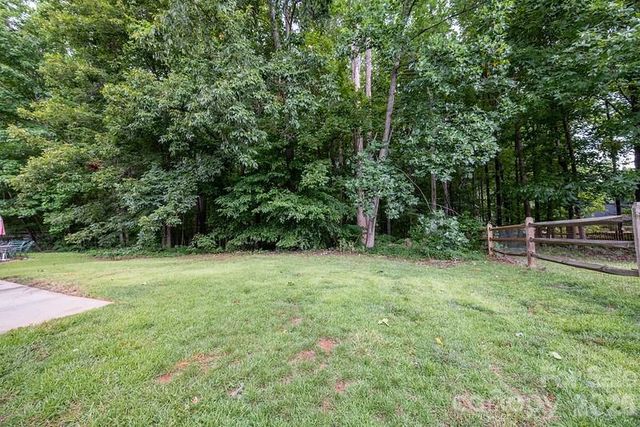2502 Hemby Woods Drive, Charlotte, NC 28262