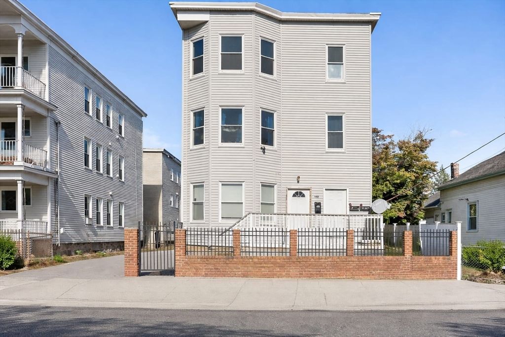 357 Howard 3, Lawrence, MA 01841