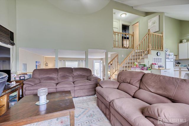 44 McKinley Avenue, Colonia, NJ 07067