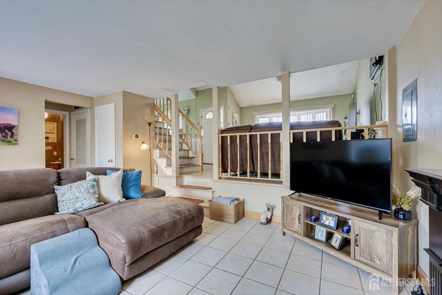 44 McKinley Avenue, Colonia, NJ 07067