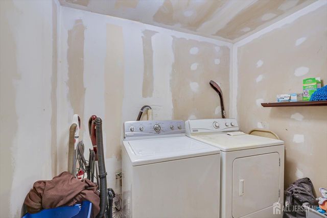 44 McKinley Avenue, Colonia, NJ 07067