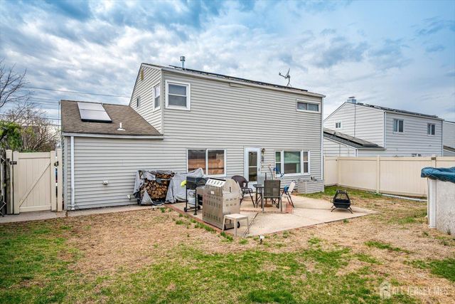 44 McKinley Avenue, Colonia, NJ 07067