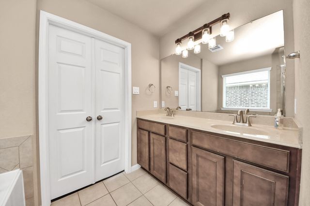 10120 Hidden Creek Falls Lane, Brookshire, TX 77423