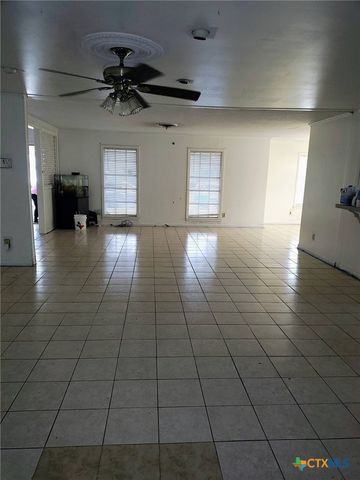 2406 Bon Aire Avenue, Victoria, TX 77901