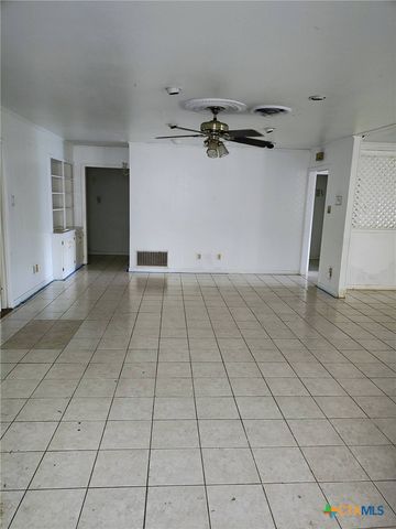 2406 Bon Aire Avenue, Victoria, TX 77901