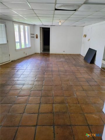 2406 Bon Aire Avenue, Victoria, TX 77901