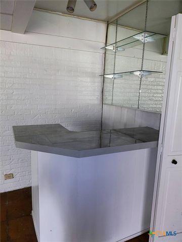 2406 Bon Aire Avenue, Victoria, TX 77901