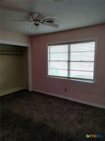 2406 Bon Aire Avenue, Victoria, TX 77901