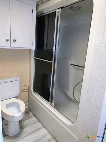 2406 Bon Aire Avenue, Victoria, TX 77901