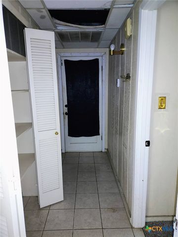 2406 Bon Aire Avenue, Victoria, TX 77901