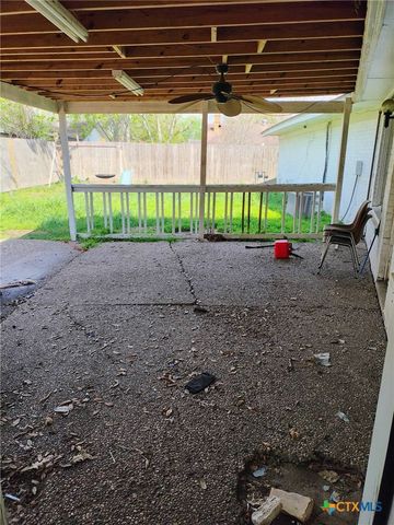 2406 Bon Aire Avenue, Victoria, TX 77901