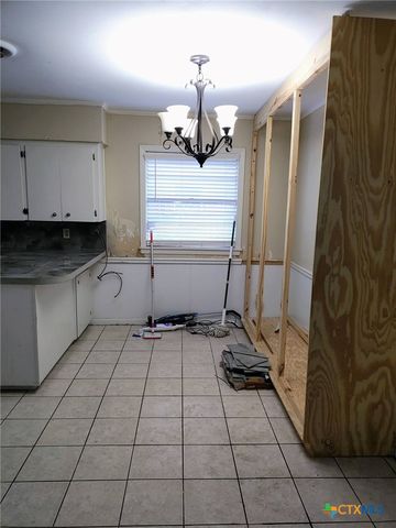 2406 Bon Aire Avenue, Victoria, TX 77901