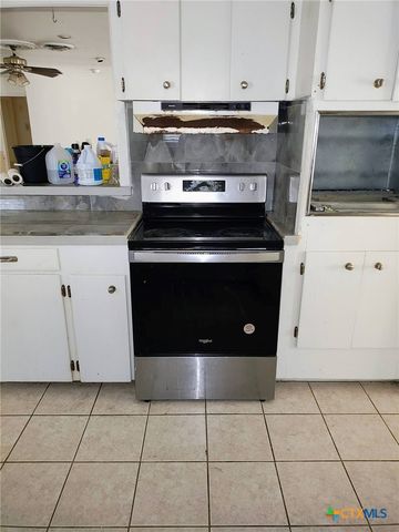 2406 Bon Aire Avenue, Victoria, TX 77901