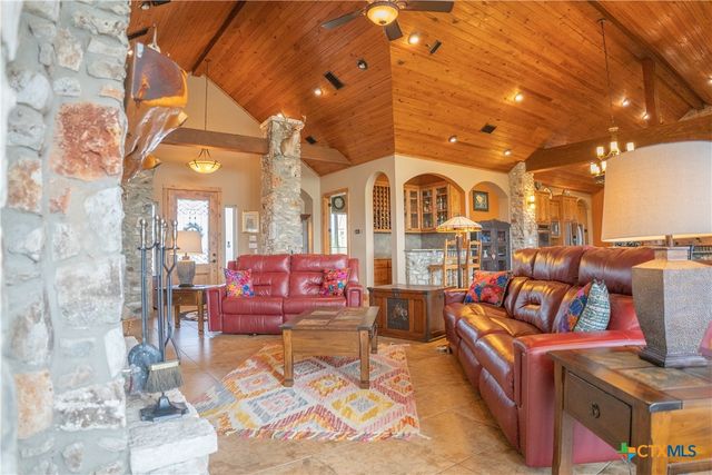 2810 Bridlewood Ranches Drive, San Marcos, TX 78666