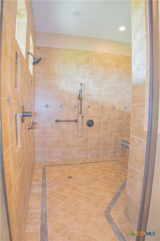 2810 Bridlewood Ranches Drive, San Marcos, TX 78666