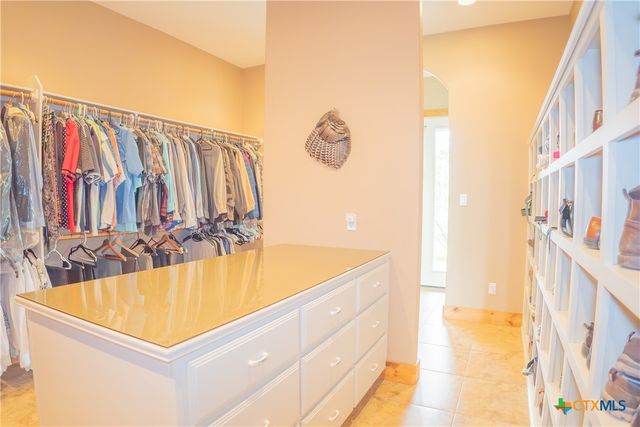 2810 Bridlewood Ranches Drive, San Marcos, TX 78666