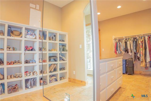 2810 Bridlewood Ranches Drive, San Marcos, TX 78666