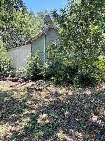 205 S Columbus Avenue, Cameron, TX 76520