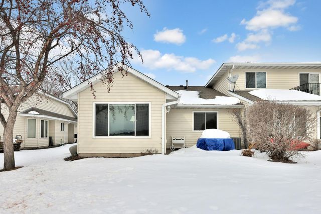 516 Dew Drop Lane, Center City, MN 55012