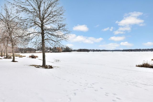 516 Dew Drop Lane, Center City, MN 55012