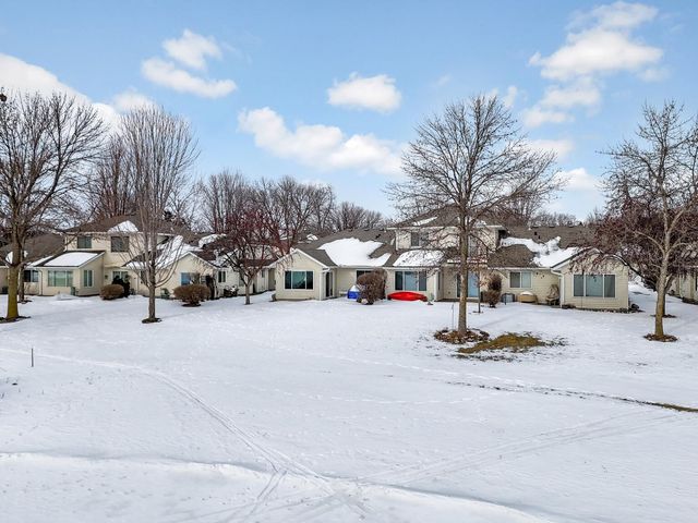 516 Dew Drop Lane, Center City, MN 55012