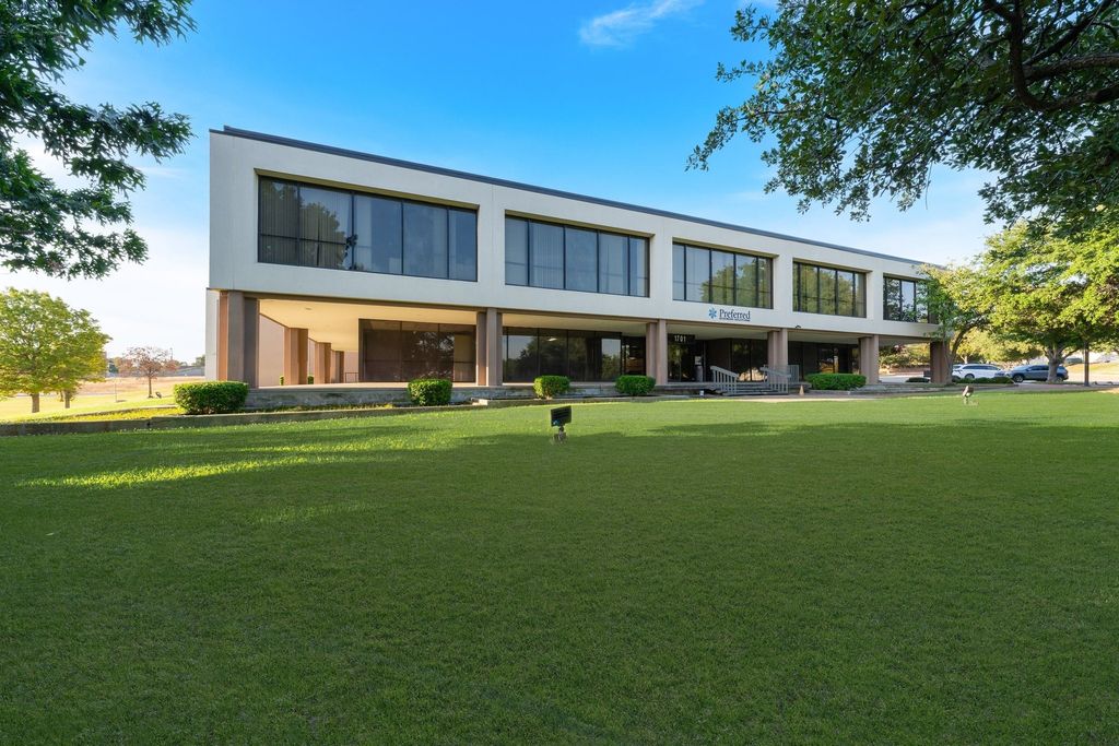 1701 W Walnut Hill Lane 100, Irving, TX 75038 — exterior