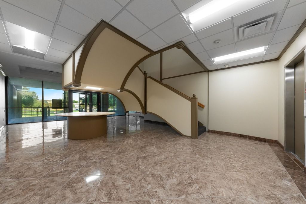 1701 W Walnut Hill Lane 100, Irving, TX 75038 — photo 5