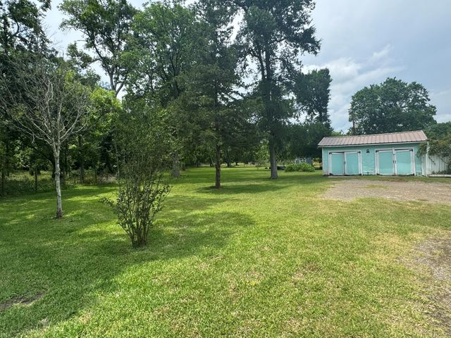 12215 Fm 442 Road, Boling, TX 77420