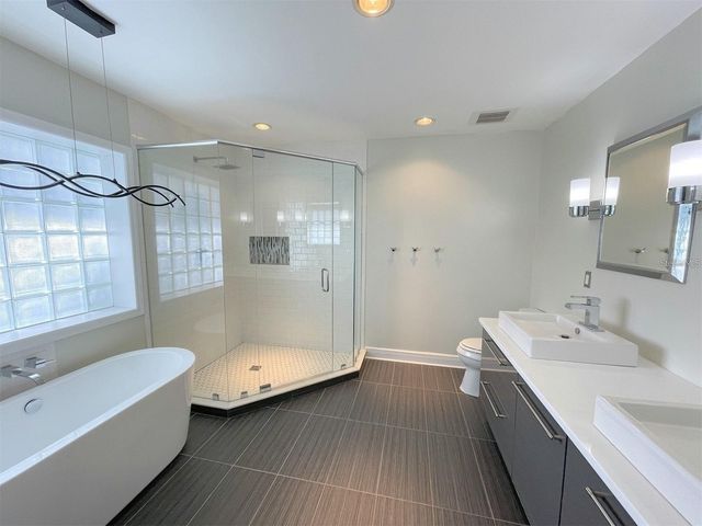 3903 W CORONA STREET, Tampa, FL 33629
