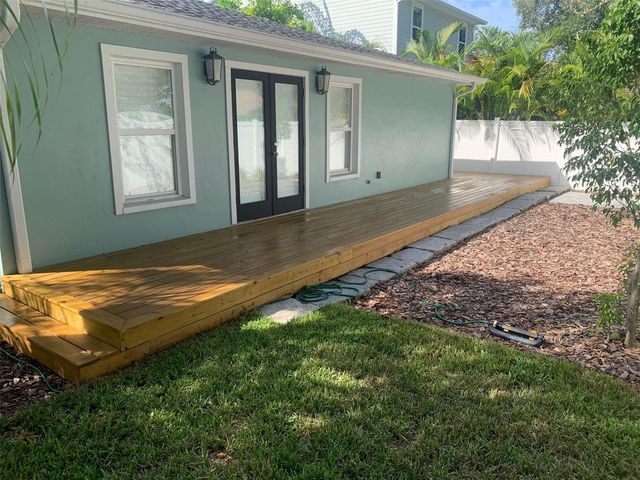 3903 W CORONA STREET, Tampa, FL 33629