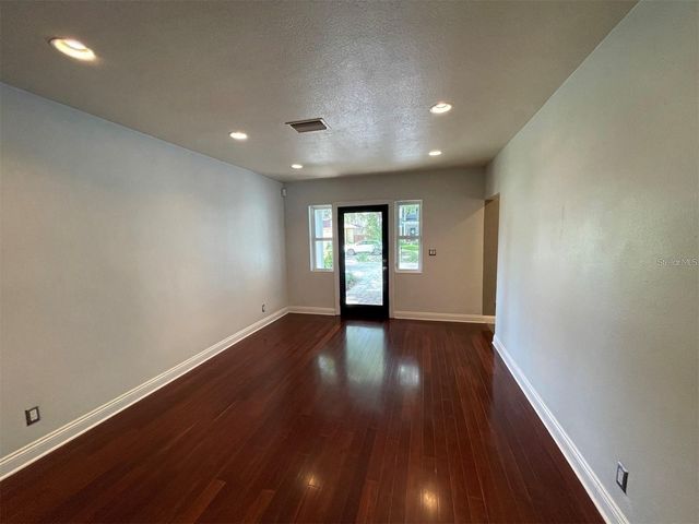 3903 W CORONA STREET, Tampa, FL 33629