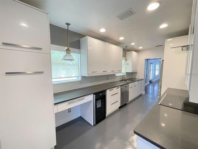 3903 W CORONA STREET, Tampa, FL 33629