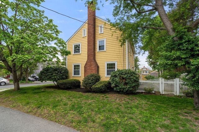 10 Magnolia Rd, Milton, MA 02186