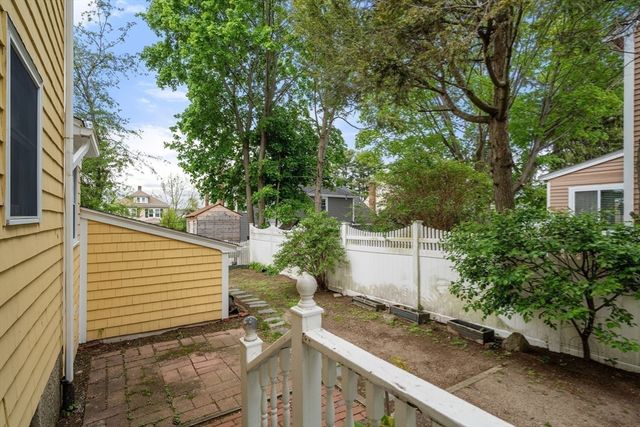 10 Magnolia Rd, Milton, MA 02186