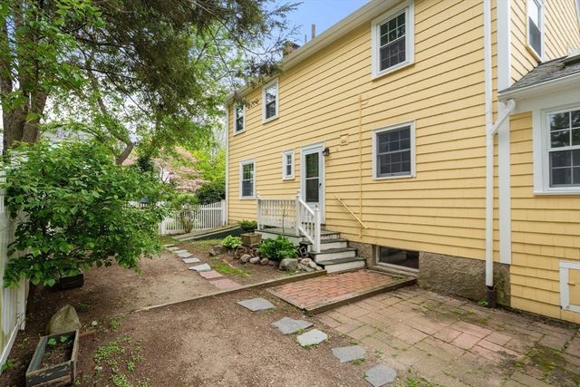 10 Magnolia Rd, Milton, MA 02186